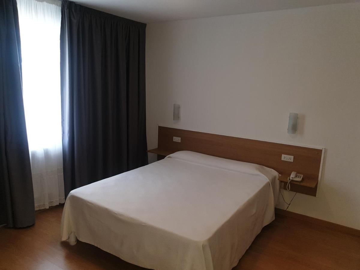 Hotel Millan 尼格雷亚 外观 照片